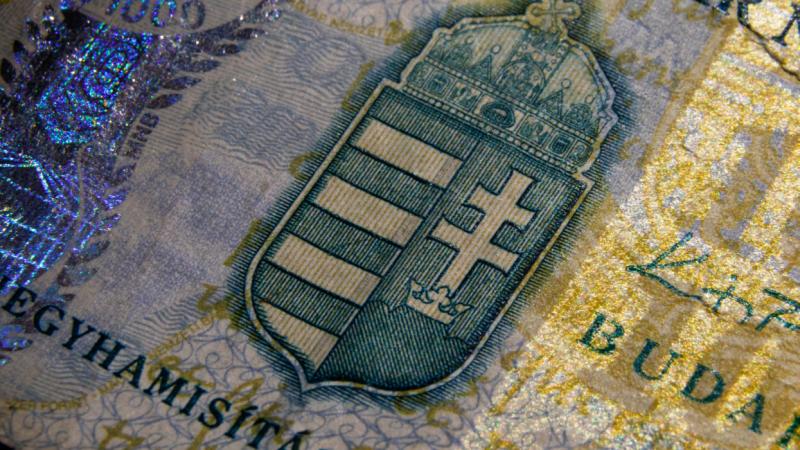 Bod Péter Ákos éles kritikával illette Nagy Márton szavait, megjegyezve, hogy ha valaki jelentős befolyással bír, és a kamatok csökkentésére vágyik, talán bölcsebb, ha inkább hallgat. - forrás: Pénzcentrum
