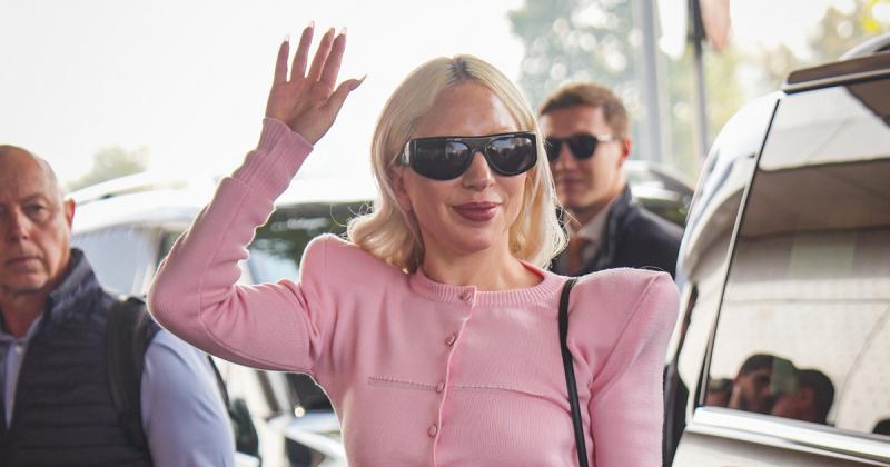 Lady Gaga különleges megjelenéssel tűnik fel Az ördög Pradát visel folytatásában. Az énekesnő és színésznő lenyűgöző stílusával és karizmatikus jelenlétével új színt visz a történetbe, amelyben divat és dráma találkozik. A film rajongói izgatottan várják,