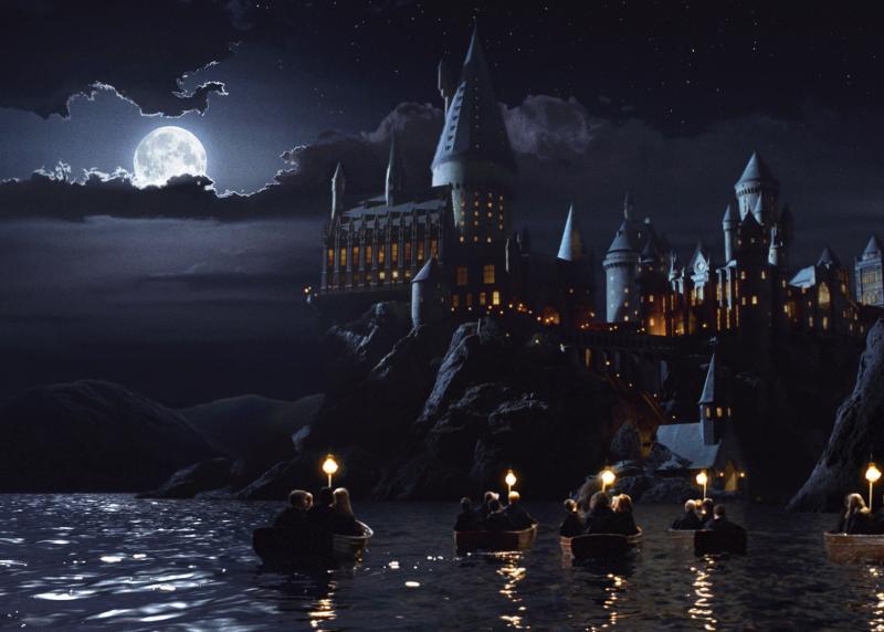 Fedezd fel, hogyan alakul át egy legendás helyszín az új Harry Potter sorozatban - KÉPEK!