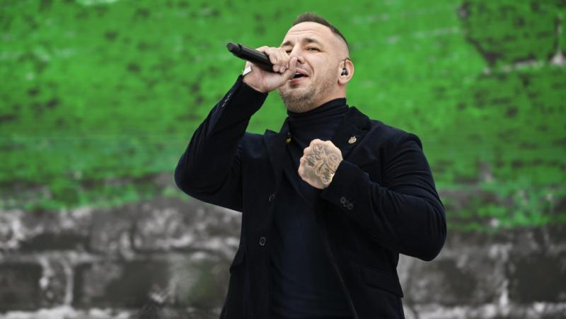 Curtis a Békemeneten való fellépése kapcsán így fogalmazott: 