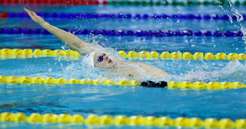 Képzeld el, milyen lenyűgöző teljesítményt nyújtana Kós Hubert, ha igazán belehúzna az edzésekbe! A bődületes világcsúcsok új dimenziókba lépnének, ha a tehetsége és elszántsága teljes mértékben megmutatkoznának. Milyen szenzációs rekordokat döntene meg, 
