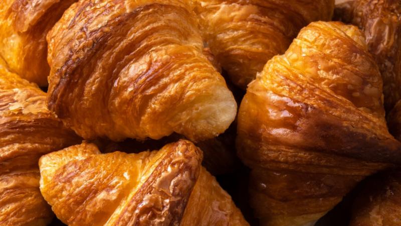 A Lidl francia ételkülönlegessége most mindössze 99 forintért elérhető, ami hatalmas kedvezménynek számít! A diszkontok hamarosan megtelnek vásárlókkal, akik valószínűleg lecsapnak erre az ínycsiklandó ajánlatra - erről számolt be a Pénzcentrum.