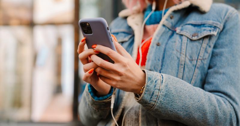 Csak egy gomb megnyomása, és a mobilos megfigyelésnek vége!