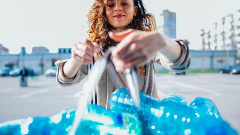 Mostantól nem szükséges egyesével a visszaváltható palackokat bedobni!